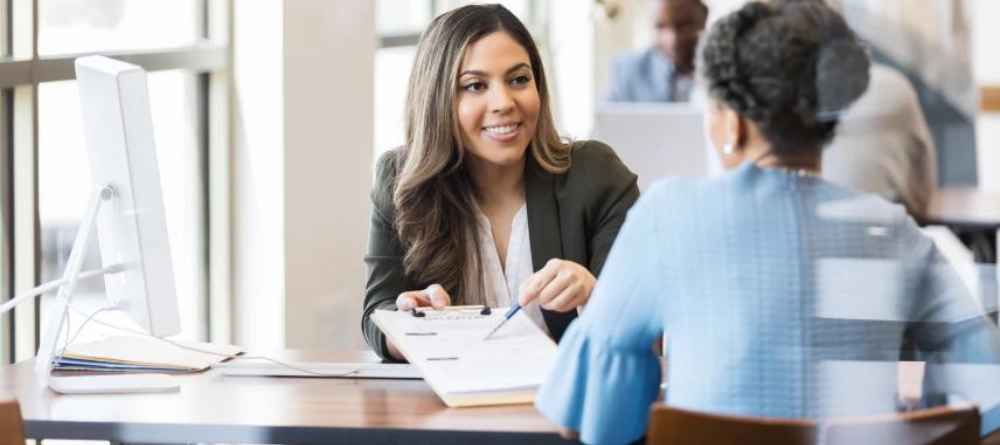 Entenda como funciona o trabalho do intermediário de crédito